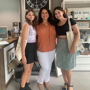 Meet your Posher, Chrissy